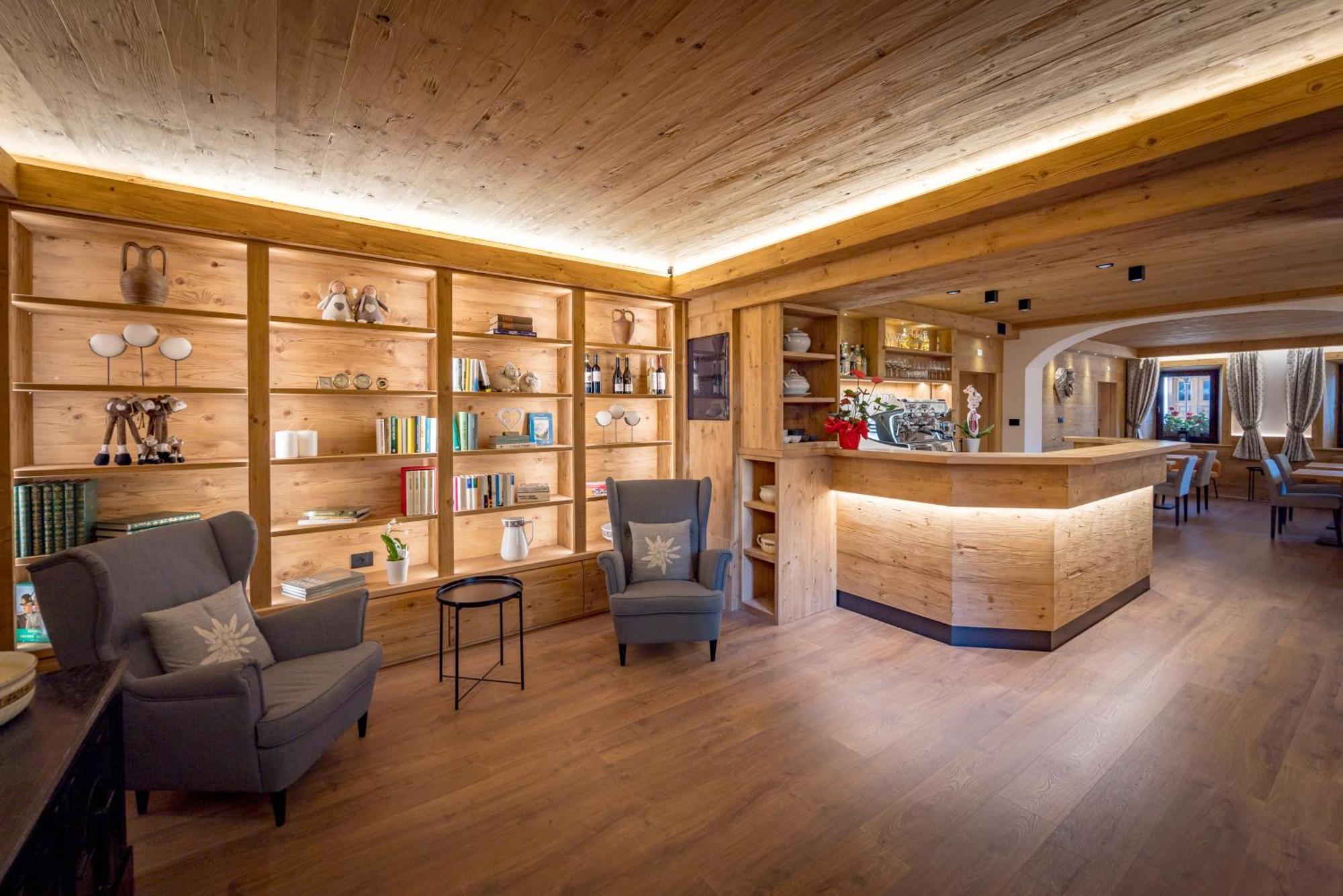 Il Cavallino - Albergo & Appartamenti Sappada Luaran gambar